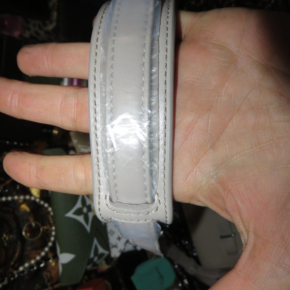 Tory Burch Pebbled Leather Saddle Crossbody Bag French Gray w/ Lock NWT $495 - Picture 5 of 10